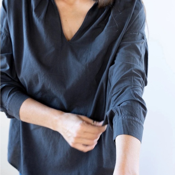 Chic Black High-Neck Blouse - barely worn
Boho-chic - Picture 3 of 6